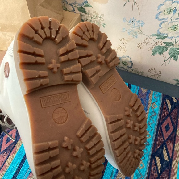 Women’s Timberland Boots - Picture 6 of 7